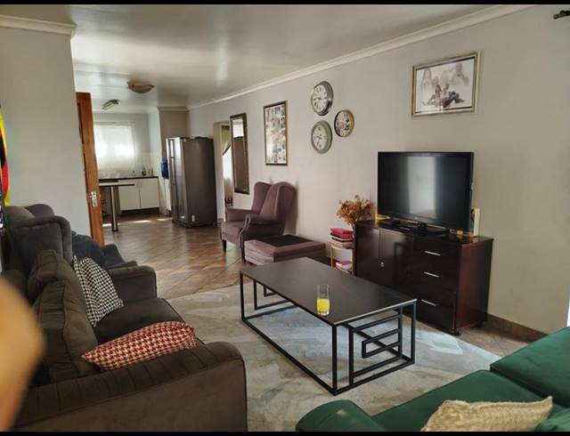 2 BEDROOM APARTMENT FOR SALE IN CRESTA